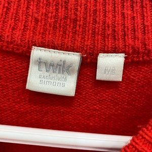 Comfy red sweater, size: small.